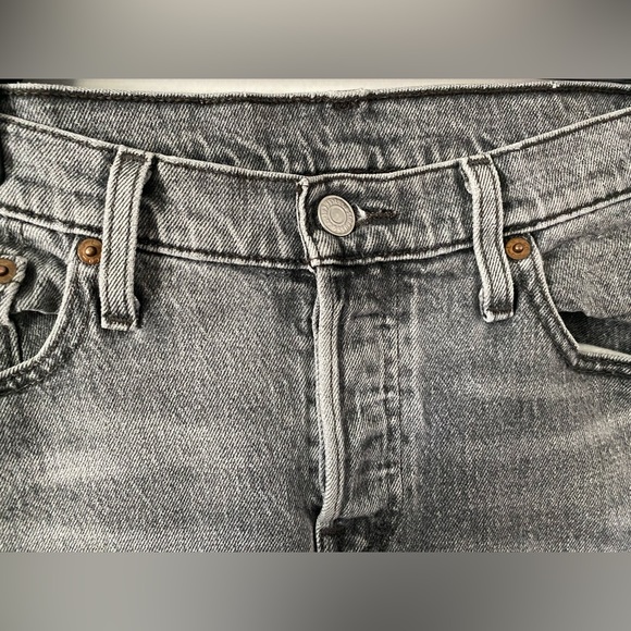 Women’s Levi’s 501 Jeans - Picture 3 of 7